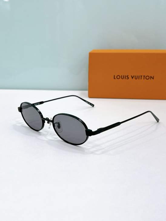 Picture of Louis Vuitton Sunglasses _SKUfw80537235fw